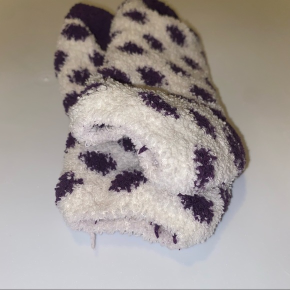 purple & white ankle poka-a-dot fluffy socks. - Picture 3 of 4